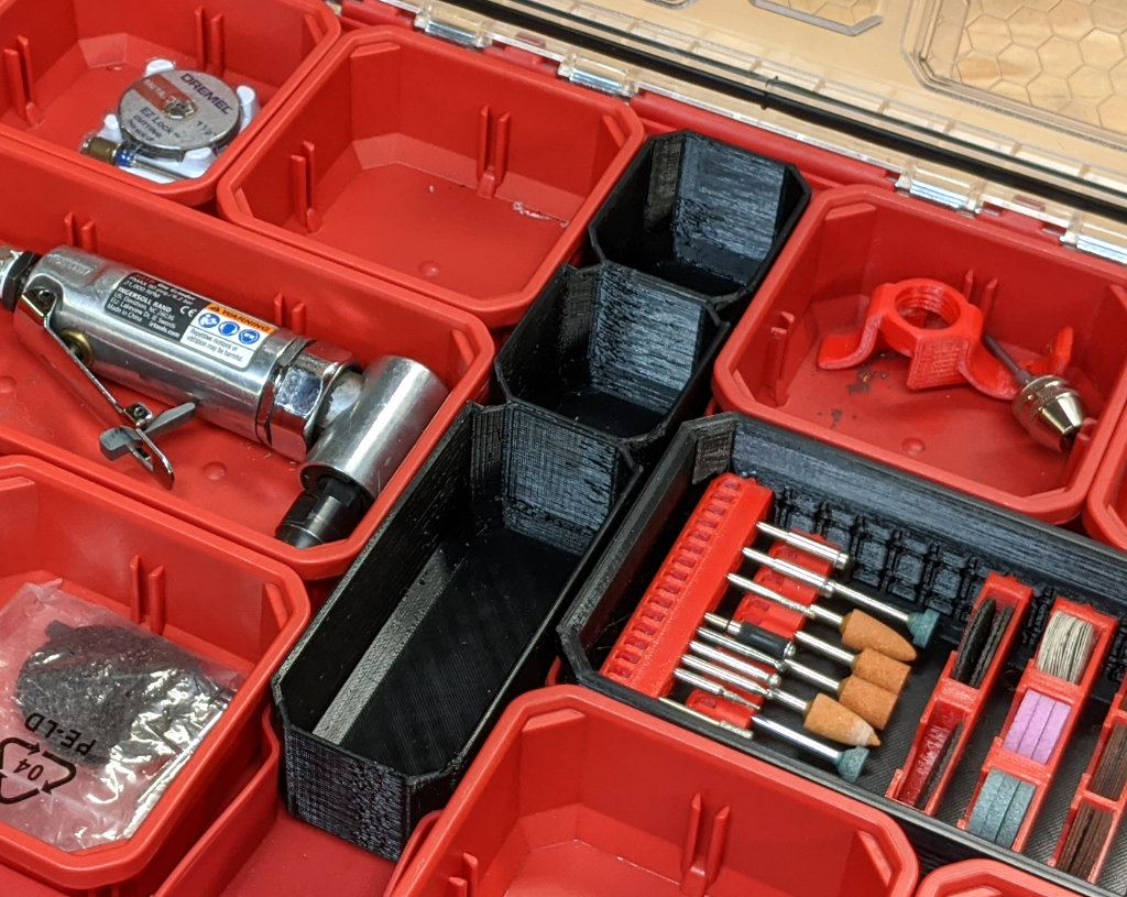 Milwaukee Low-Profile Packout Middle Bins